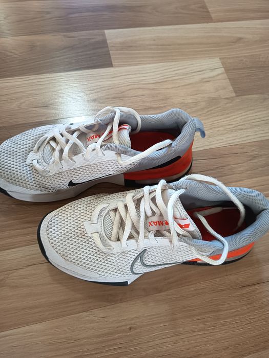 Маратонки Nike запазени