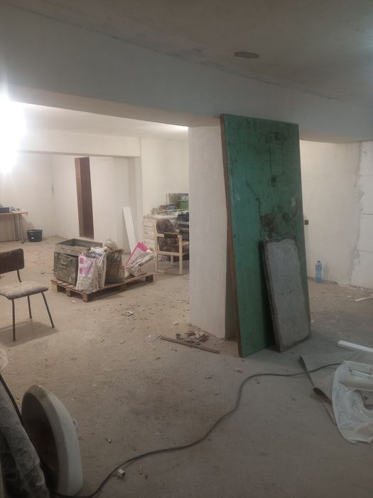 Помещение 100м2 в центъра на София