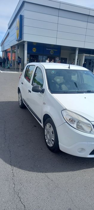 Vand dacia sandero 2012 1.6 benzina și gaz