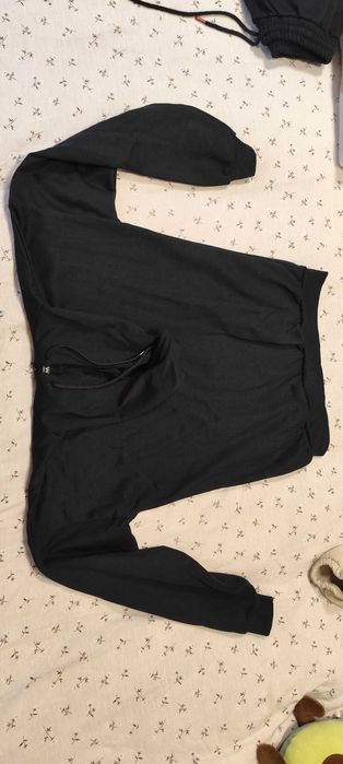 Анцуг, размер L. Чисто нов.