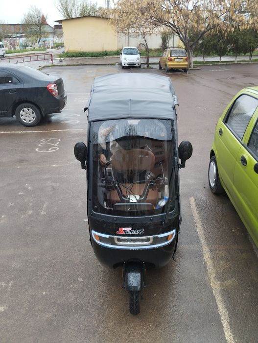 ПРОДАЕТСЯ срочно почти новый элпктро скутер