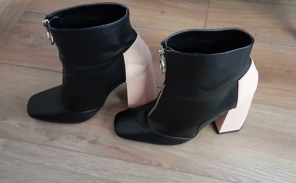 Боти ZARA 38/39 номер