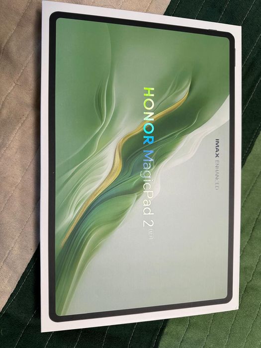 Vând tableta Honor MagicPad 2(bonus Pen+Tastatura+adaptor rețea 66W)