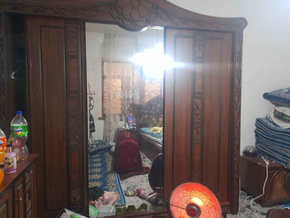 Spalni mebel kamplekt sotiladi 700$. Kelishiladi hali