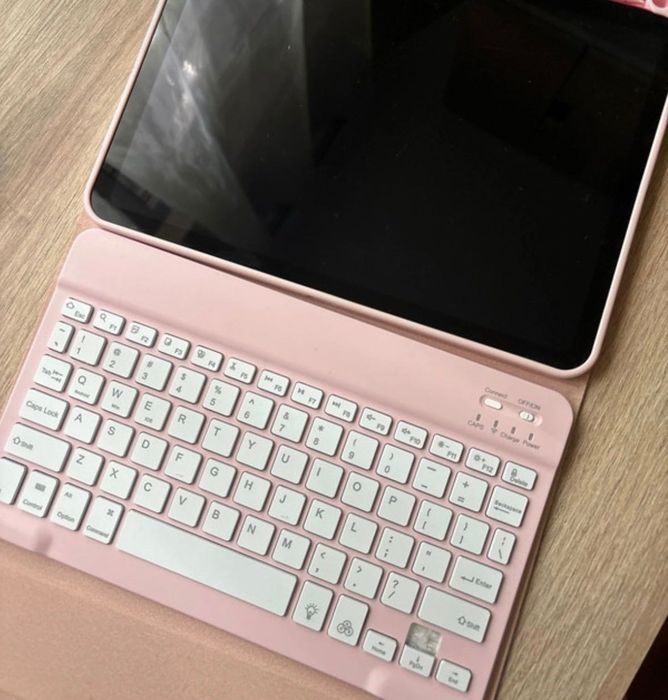 Tableta ipad roz