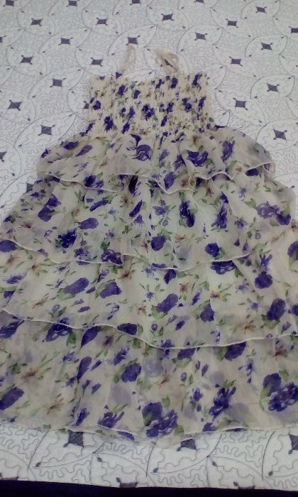 Rochie fetite cu volane