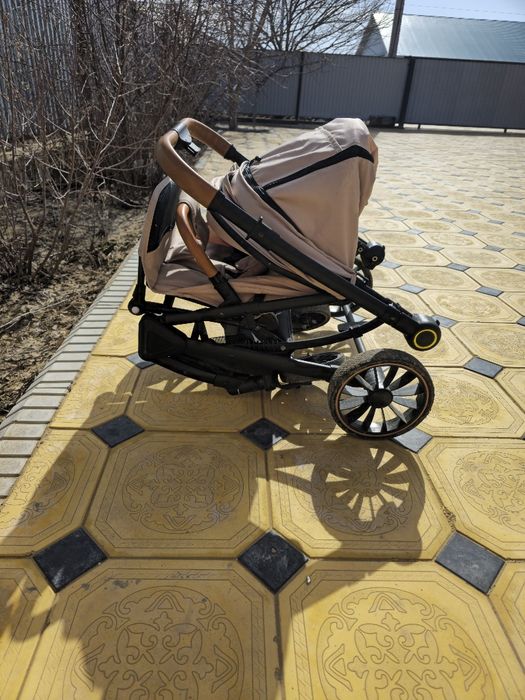 Детская коляска сатылады.