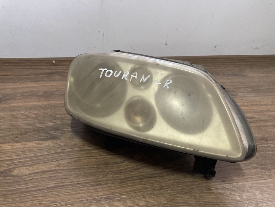 Десен фар за Volkswagen Touran / Фолксваген Туаран 2003г