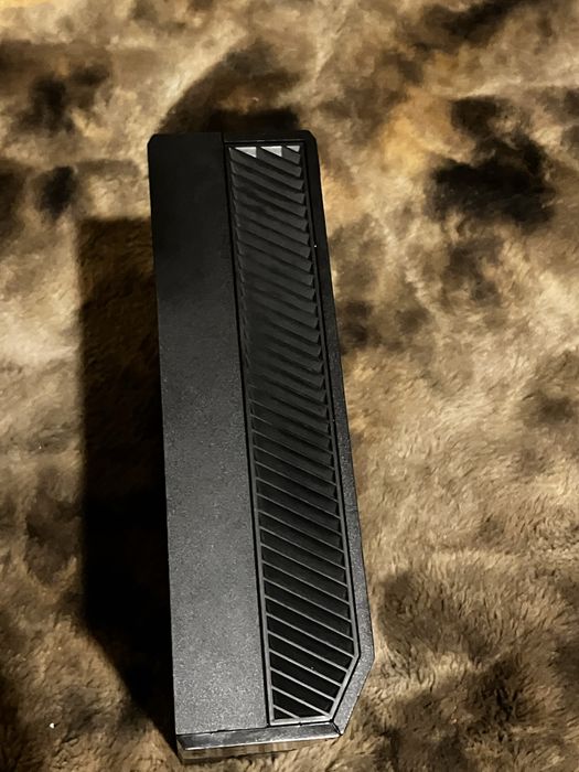 VÂND XBOX ONE cu tot cu televizor la preferinta