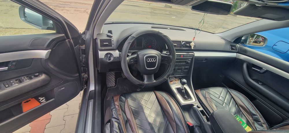 Vand Audi A4 foarte bine întreținută