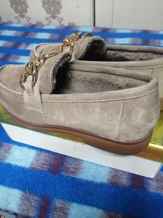 Продам женские мокасины