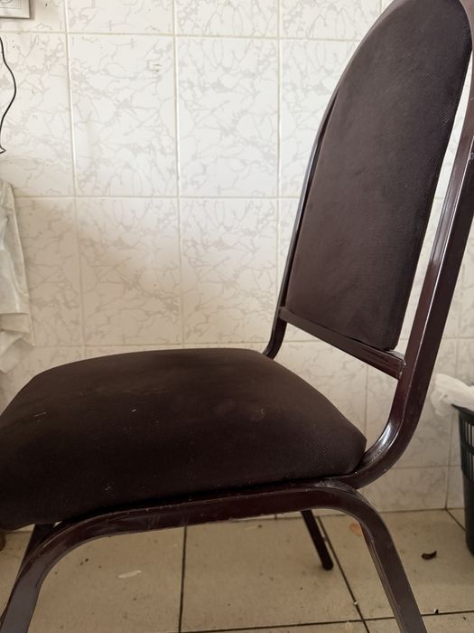 стул его можно использовать как стол или офисное кресло новый стул