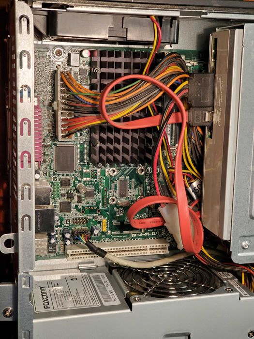 Компьютер настольный компактный