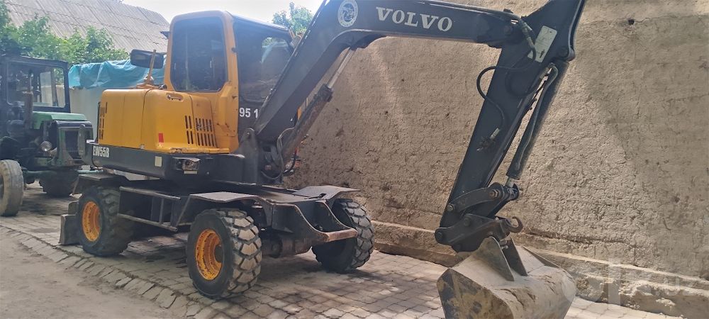 Ekiskavatr volvo.