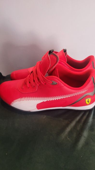 Ferrari puma  mărime 42,5
