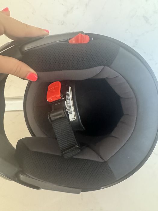 Каска за мотор Airoh + ръкавици