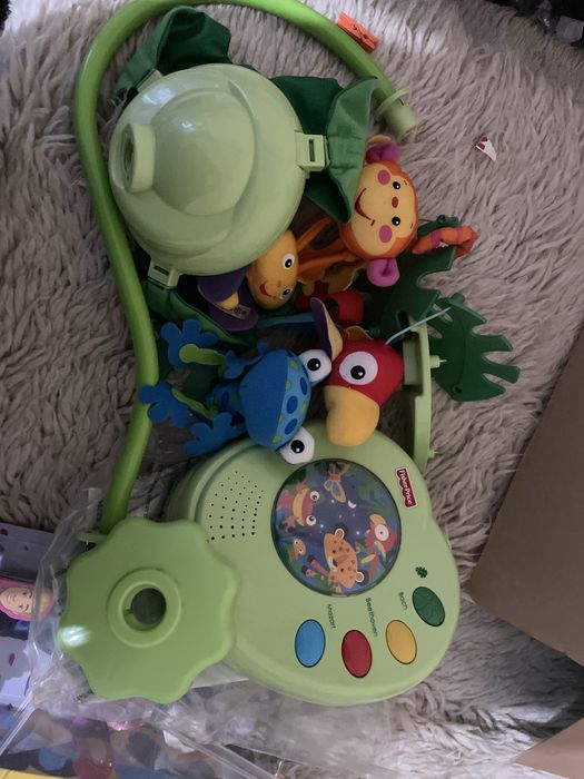 Fisher Price Музикална въртележка за легло