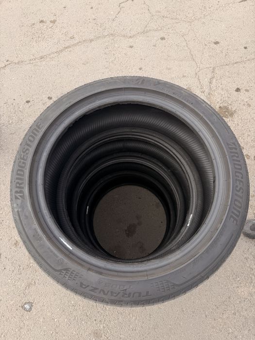 Продам шину зимний Bridgestone