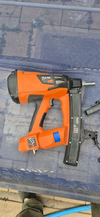 Pistol cuie beton
