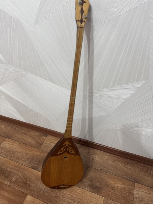 Продам домбыру срочно