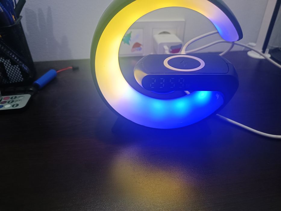 Lampă de veghe multifuncțională