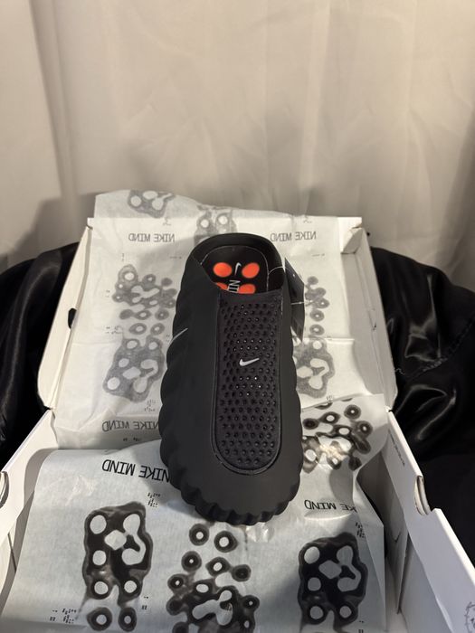 Nike mind 001 чехли