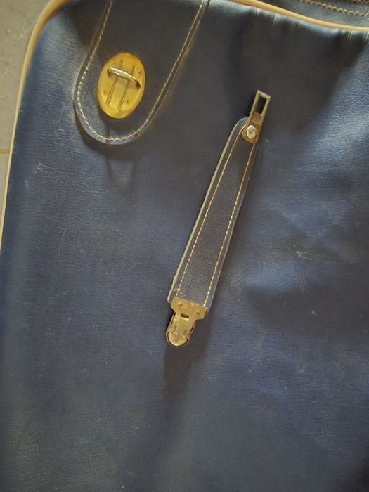 Чемодан дорожный