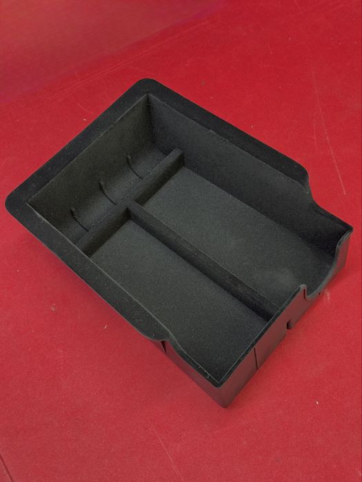 Подставка для авто Tesla model Y