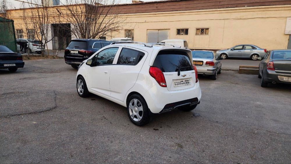 Шевролет спарк автомат 1.25 заводская коробка без дтп один хозяин