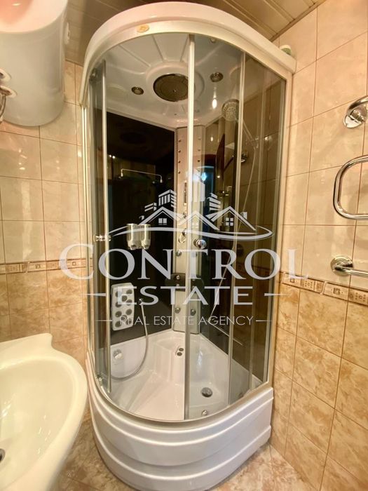 Продава се Тристаен апартамент в Велико Търново, Колю Фичето - 106 кв.м за 2038 €/кв.м - Снимка #9