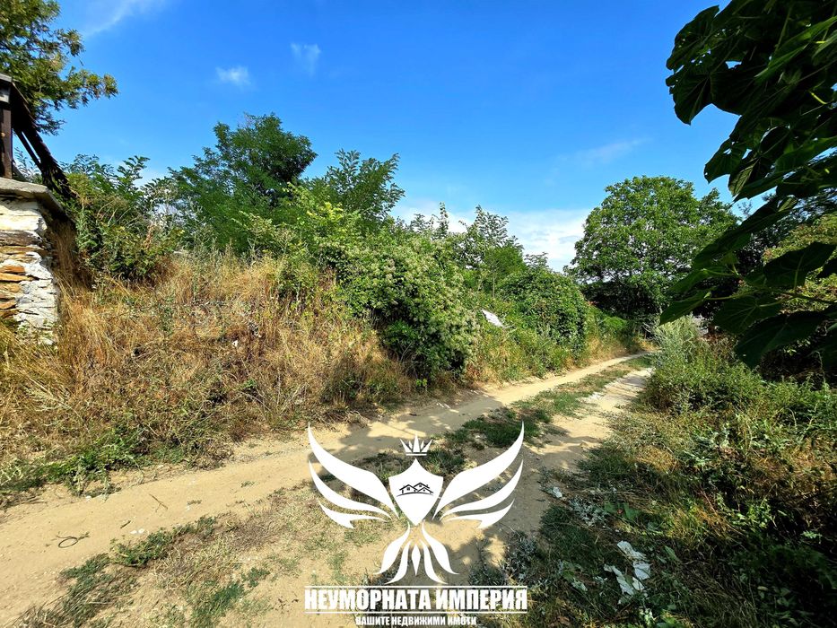 Продавам парцел УПИ 74кв село Лясково общ.Асеновград на път