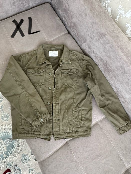 Рубашки, джинсовка, куртка, кроссовки