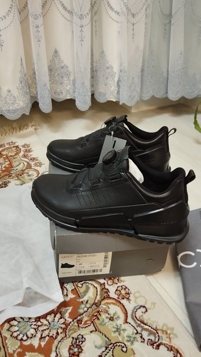 Кроссовки Новые, под  Ессо 44 разм