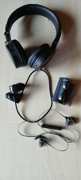 Разпродажба блутут  слушалки