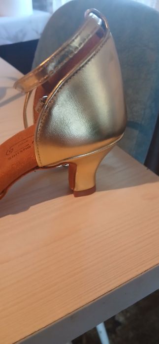 Продам туфли для танцев