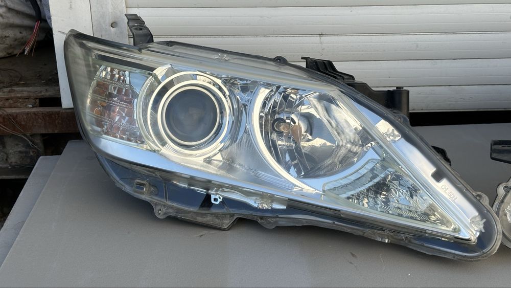 Фары на Toyota Camry 50