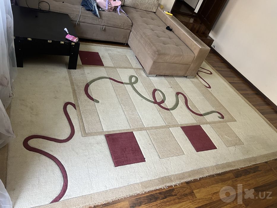 gilam sotiladi razmeri 2,5 ga 3,5
