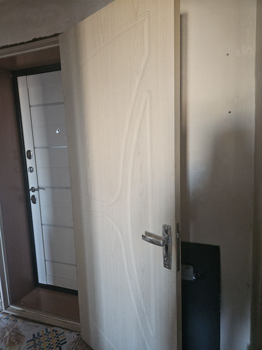 Двери б/у 60, 80