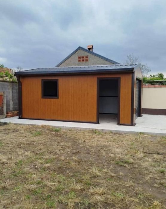 Garaj metalic din panouri sandwich 4.3 x 7m