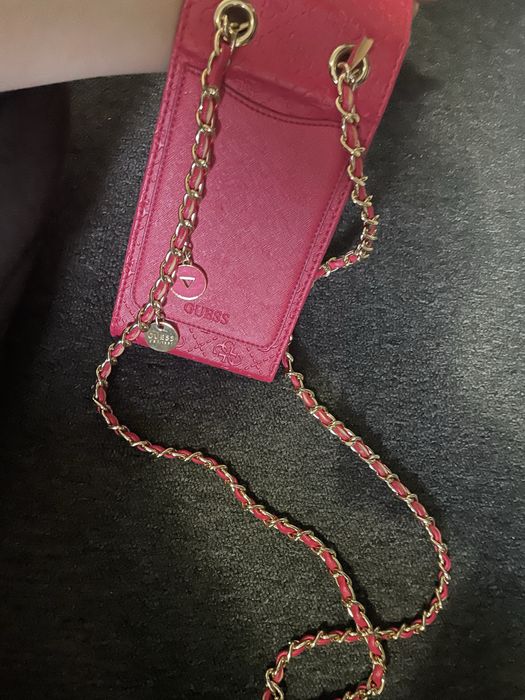 Geanta GUESS “phone crossbody” Logo 4G embosat si lanț auriu