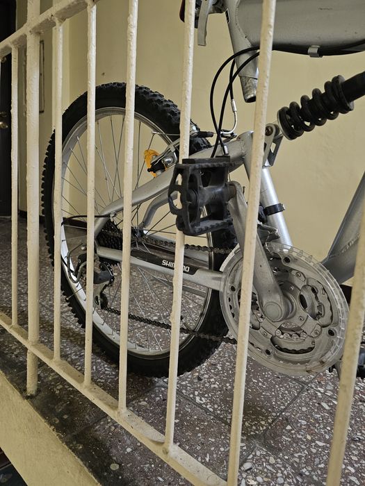 Bicicleta MTB full suspension