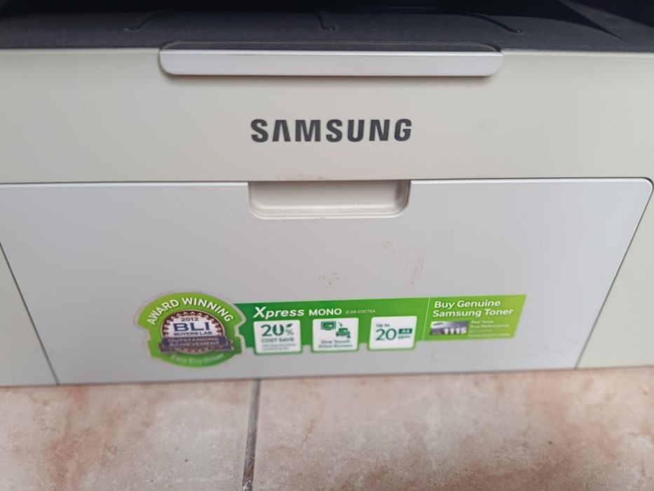 Imprimanta cu copiator (xerox)
