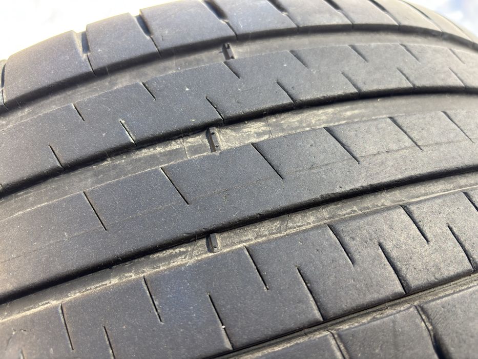 Cauciucuri vara 225 40 19…2buc Michelin 2buc Continental….DOT2023;2022