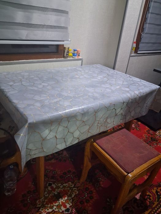 Kompyuter stol , novtbuk , kuxinni stol stul sotiladi