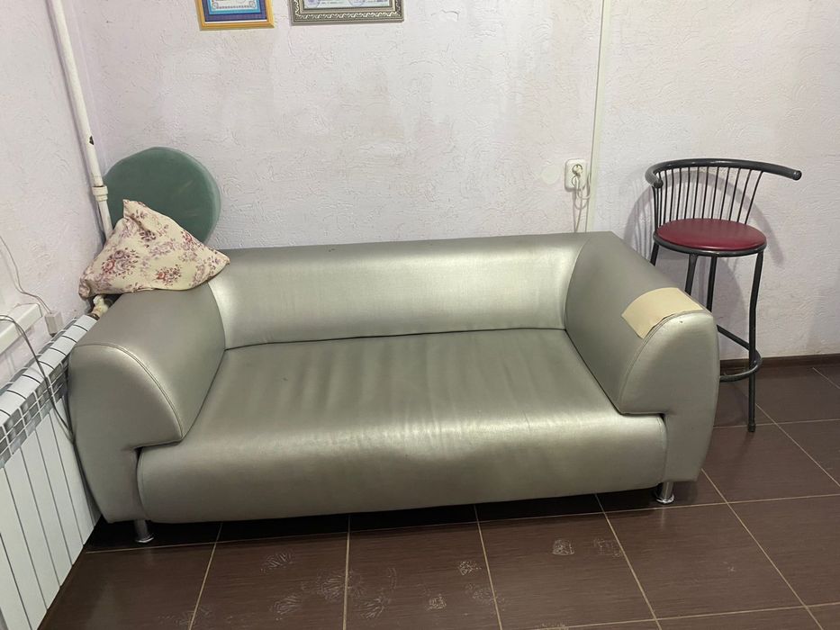Продам диван для офиса или дома