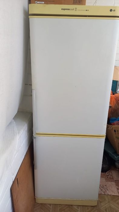 Продам б/у холодильник