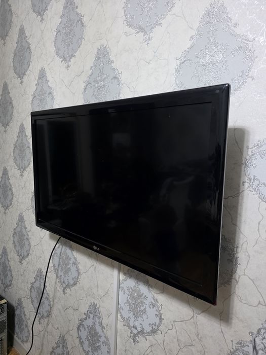 Телевизор     LG