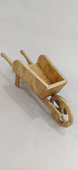 Тачка садовая, деревянная.