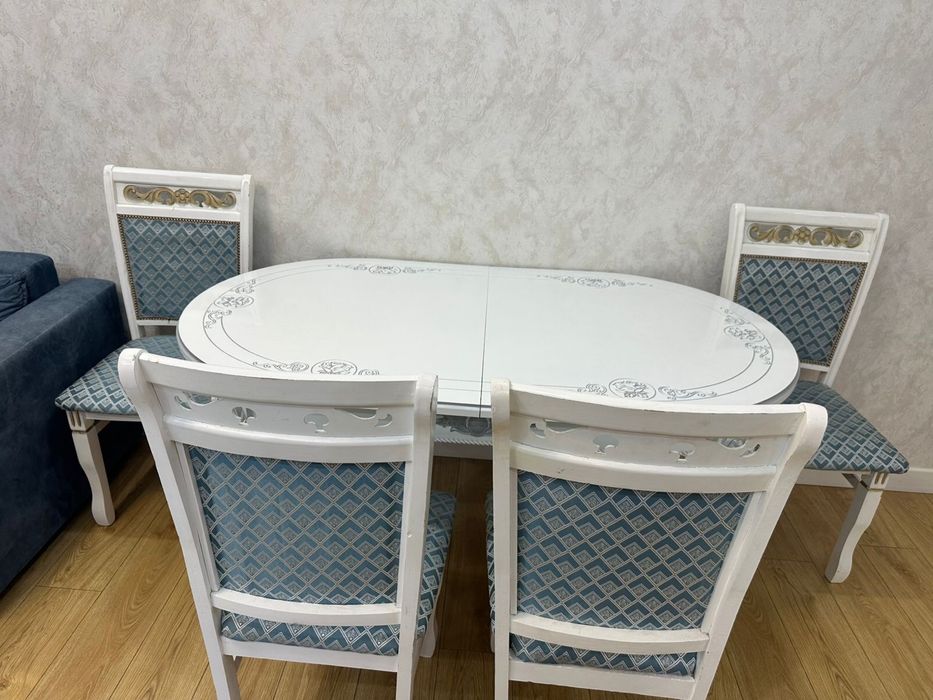 Продам стол со стульями