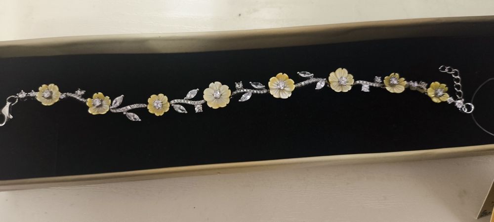 Продам красивый новый браслет